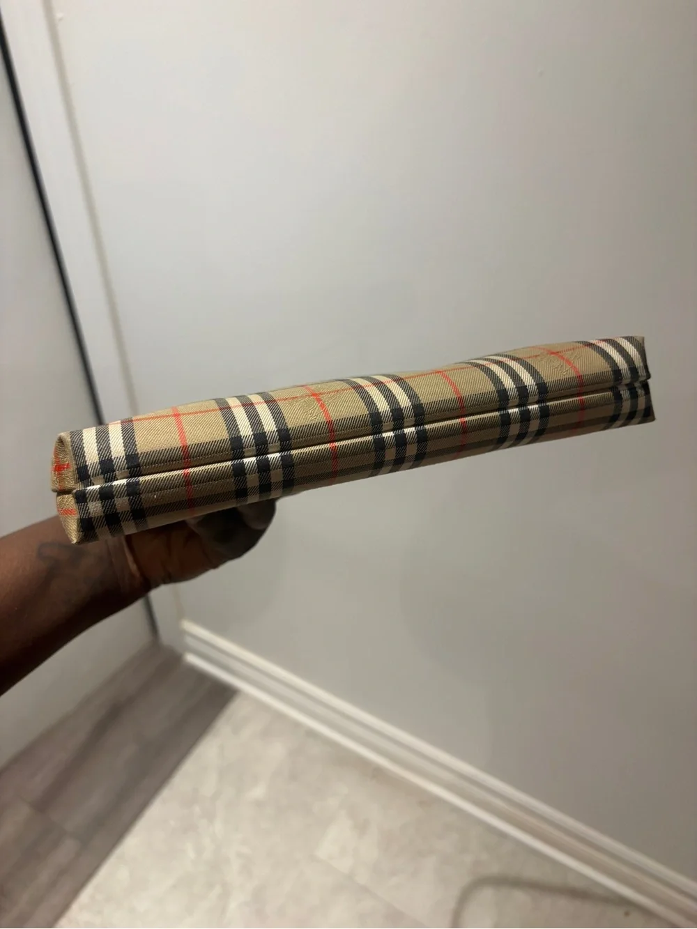 Authentic Check Burberry Vintage Pouch - Picture 4 of 7